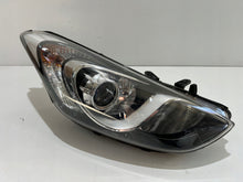 Load image into Gallery viewer, Frontscheinwerfer Hyundai I30 R009H192TEW Rechts Scheinwerfer Headlight SCH6399320734oi