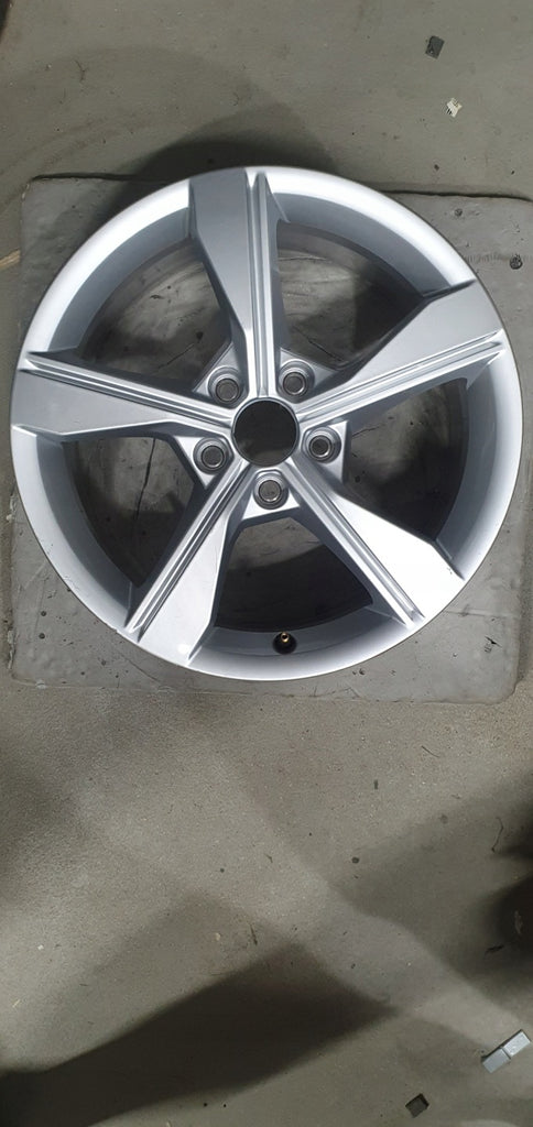 1x Alufelge 17 Zoll 7.5" 5x112 38ET Glanz Silber 8W0601025EH Audi A4 Rim Wheel FEL6610928656xt