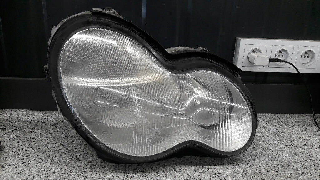Frontscheinwerfer Mercedes-Benz W203 0301166272 Rechts Scheinwerfer Headlight SCH7642649625hs
