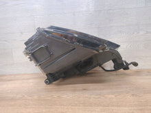 Laden Sie das Bild in den Galerie-Viewer, Frontscheinwerfer Skoda Karoq 57B941036 Rechts Scheinwerfer Headlight SCH9148603738dk