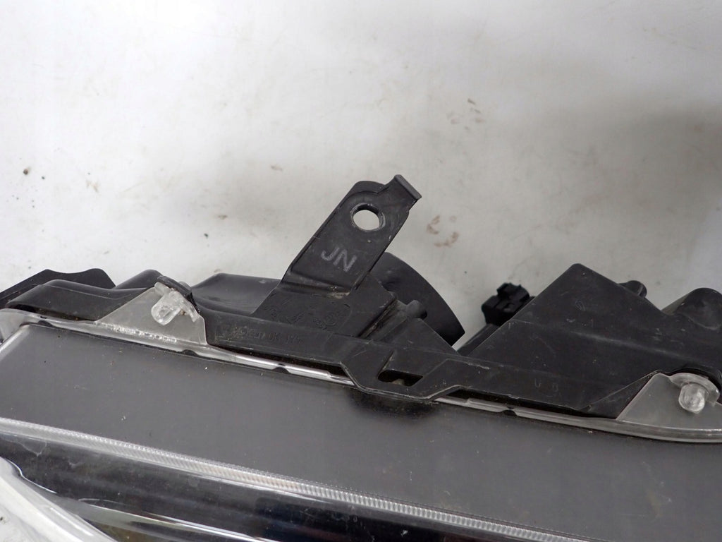 Frontscheinwerfer Toyota Hilux VIII Ein Stück (Rechts oder Links) Headlight SCH5838799751jb