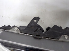 Laden Sie das Bild in den Galerie-Viewer, Frontscheinwerfer Toyota Hilux VIII Ein Stück (Rechts oder Links) Headlight SCH5838799751jb