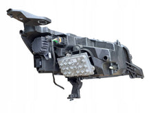 Laden Sie das Bild in den Galerie-Viewer, Frontscheinwerfer Peugeot 2008 II 9841642080 01125L615791 Full LED Links
