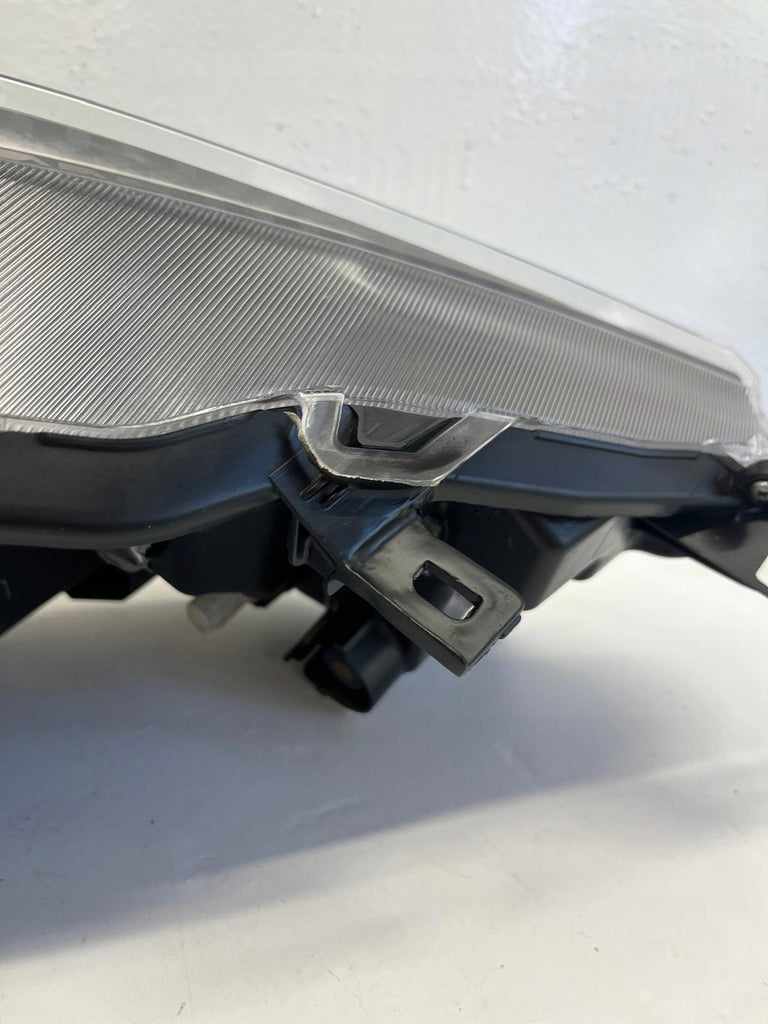 Frontscheinwerfer Toyota Yaris Links Scheinwerfer Headlight