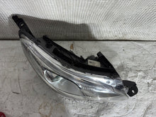 Laden Sie das Bild in den Galerie-Viewer, Frontscheinwerfer Peugeot 2008 9677810280 Rechts Scheinwerfer Headlight