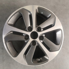 Laden Sie das Bild in den Galerie-Viewer, 1x Alufelge 16 Zoll 6.5&quot; 50ET 52910-A6700 Hyundai I30 Mg Rim Wheel