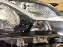 Load image into Gallery viewer, Frontscheinwerfer Toyota Yaris Rechts Scheinwerfer Headlight