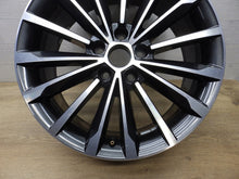 Laden Sie das Bild in den Galerie-Viewer, 1x Alufelge 18 Zoll 7.0&quot; 5x112 43ET Glanz Silber 565601025 Skoda Kodiaq