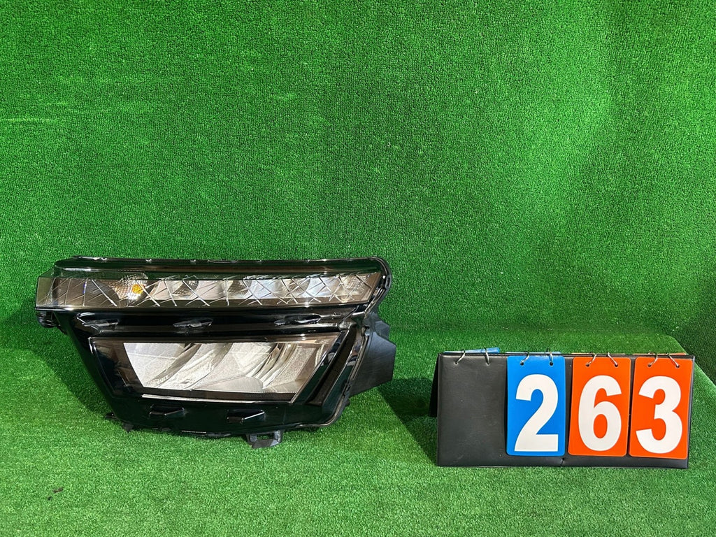 Frontscheinwerfer Skoda Kamiq 5E8941015 Links Scheinwerfer Headlight SCH1349355017mm