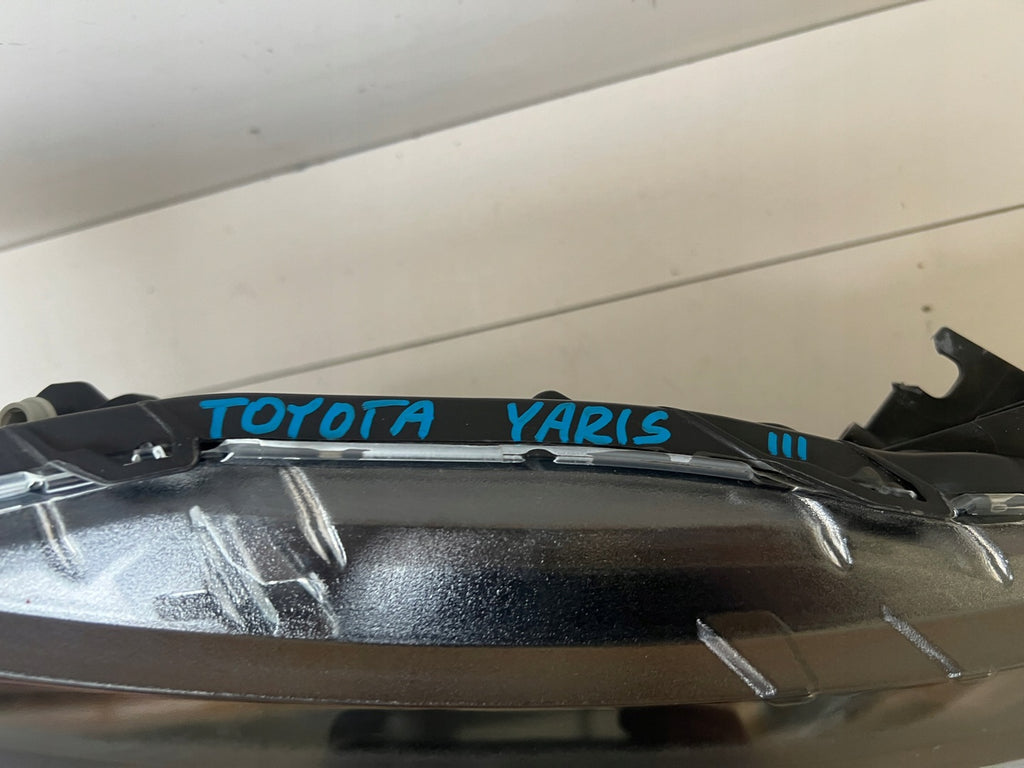 Frontscheinwerfer Toyota Yaris Rechts Scheinwerfer Headlight