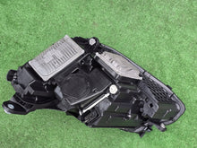 Laden Sie das Bild in den Galerie-Viewer, Frontscheinwerfer Mercedes-Benz W213 A2139069608KZ LED Rechts Headlight SCH5550771179ty