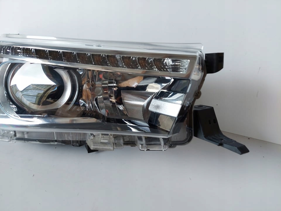 Frontscheinwerfer Toyota Hilux 0K-56 LED Rechts Scheinwerfer Headlight SCH8168966204go