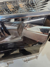 Load image into Gallery viewer, Frontscheinwerfer Toyota Hilux VIII LED Rechts Scheinwerfer Headlight SCH5366679904im