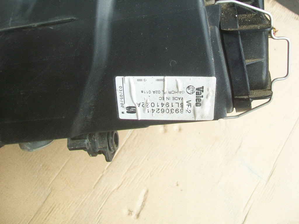 Frontscheinwerfer Seat Cordoba Ibiza III 89306231 LED Rechts oder Links