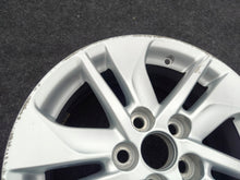 Load image into Gallery viewer, 1x Alufelge 15 Zoll 6.0" 5x100 45ET Glanz Silber 42611-K0030 Toyota Yaris FEL1925716518zd