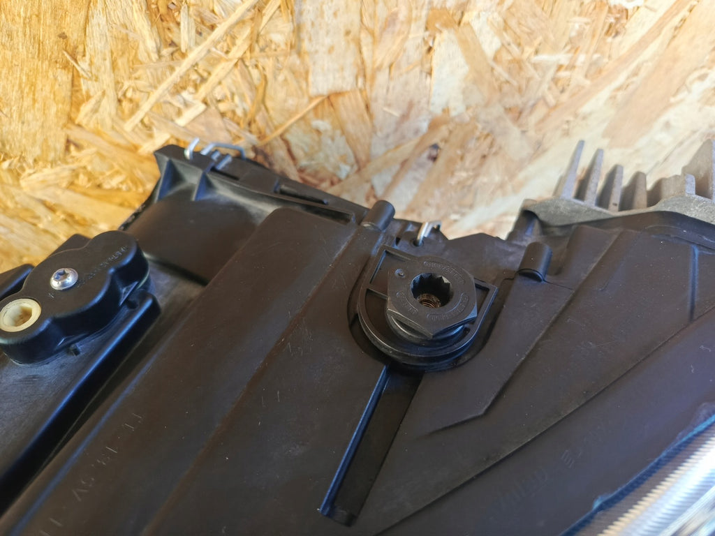 Frontscheinwerfer Seat Leon 5F1941007B Full LED Ein Stück (Rechts oder Links)