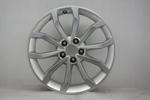 Load image into Gallery viewer, 1x Alufelge 18 Zoll 7.5&quot; 5x112 39ET Glanz Silber 8W0601025 Audi Rim Wheel