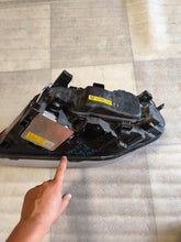 Laden Sie das Bild in den Galerie-Viewer, Frontscheinwerfer Volvo Xc70 31214348 Rechts Scheinwerfer Headlight SCH7775055673ai
