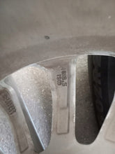 Laden Sie das Bild in den Galerie-Viewer, 1x Alufelge 16 Zoll 6.5" 4x100 40ET Glanz Silber 13399305 Opel Corsa E Rim Wheel FEL4780720188hf