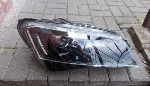 Frontscheinwerfer Skoda Superb III 3V1941016B Xenon Rechts Headlight