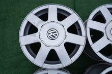 Laden Sie das Bild in den Galerie-Viewer, 4x Alufelge 15 Zoll 7.0" 5x112 45ET VW Passat Golf V Rim Wheel FEL5637516577pz