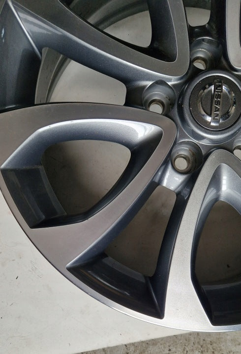 1x Alufelge 17 Zoll 7.0" 5x114.3 47ET Glanz Grau 1KR7A Nissan I 1 Rim Wheel FEL3851107571kl