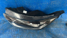 Laden Sie das Bild in den Galerie-Viewer, Frontscheinwerfer Hyundai I20 Links Scheinwerfer Headlight SCH6275827118uw