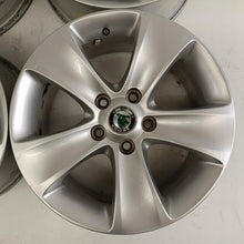 Laden Sie das Bild in den Galerie-Viewer, 4x Alufelge 16 Zoll 6.5" 5x112 45ET Glanz Silber 3T0601025N Seat II Superb I FEL9525502371av