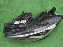Laden Sie das Bild in den Galerie-Viewer, Frontscheinwerfer Mercedes-Benz A2179064101 Full LED Links Headlight SCH9370683212om
