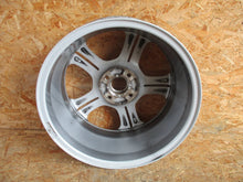 Laden Sie das Bild in den Galerie-Viewer, 1x Alufelge 16 Zoll 6.5&quot; 4x100 44ET 403004666R Renault Clio IV 1 Rim Wheel