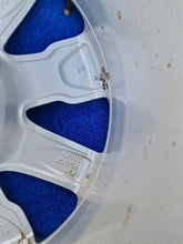 Load image into Gallery viewer, 1x Alufelge 16 Zoll 6.5" 4x108 19ET Glanz Silber 9800493977 Citroën Rim Wheel FEL7686106789yn