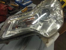 Laden Sie das Bild in den Galerie-Viewer, Frontscheinwerfer Citroën C-Crosser Xenon Links Scheinwerfer Headlight SCH7962060305vg