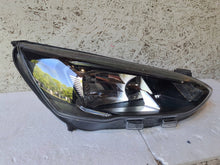 Laden Sie das Bild in den Galerie-Viewer, Frontscheinwerfer Ford Focus MX7B-13E014-CC Halogen Rechts Headlight