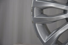 Load image into Gallery viewer, 1x Alufelge 18 Zoll 8.0" 5x120 30ET Glanz Silber 6789144 BMW 1 Rim Wheel FEL1696965561hh