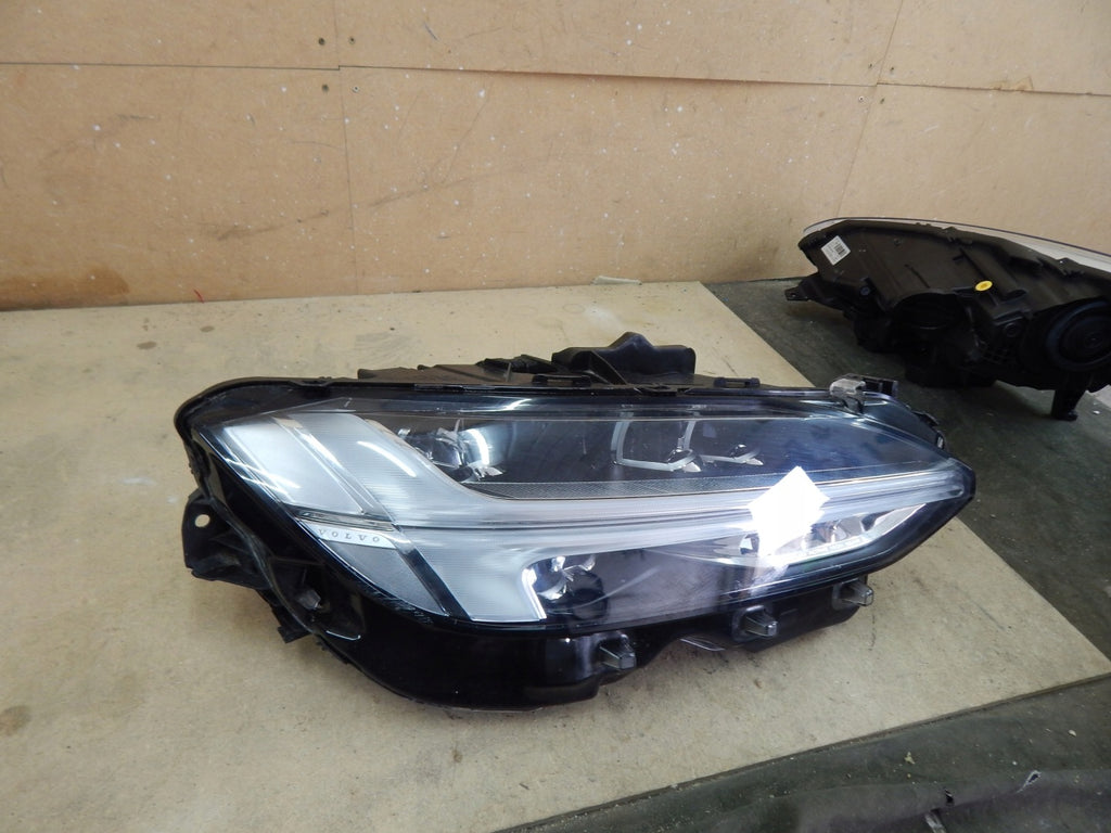 Frontscheinwerfer Volvo S90 V90 31655729 LED Rechts Scheinwerfer Headlight SCH7073433434qh
