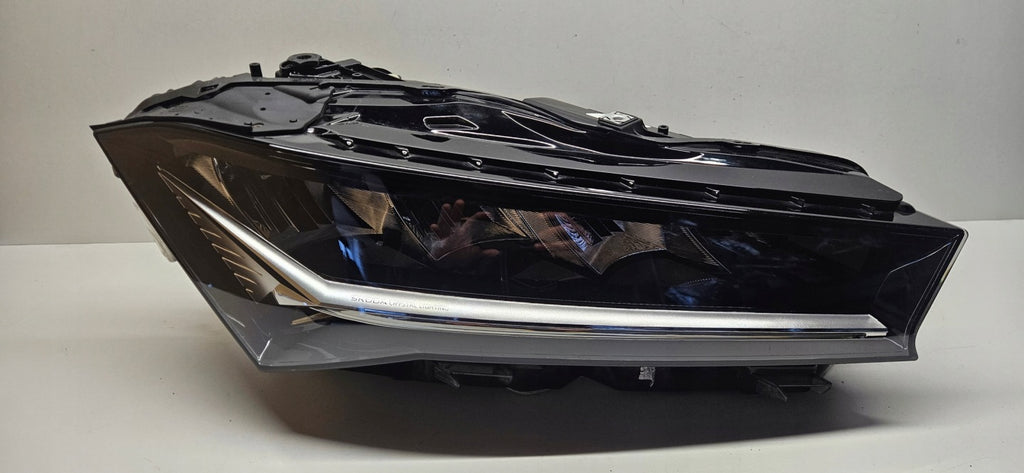 Frontscheinwerfer Skoda Superb 3P1941016 LED Rechts Scheinwerfer Headlight SCH8685149174ea
