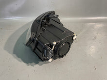 Laden Sie das Bild in den Galerie-Viewer, Frontscheinwerfer Audi A3 8V0941005 Xenon Links Scheinwerfer Headlight SCH9946013606rh