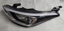 Laden Sie das Bild in den Galerie-Viewer, Frontscheinwerfer Hyundai I20 II SPP17270 92101C8000 Links Headlight SCH3669013732rw