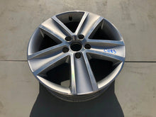Laden Sie das Bild in den Galerie-Viewer, 1x Alufelge 17 Zoll 6.0" 5x112 50ET 2K5601025D VW Caddy Rim Wheel FEL1261229189jy