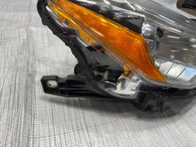 Laden Sie das Bild in den Galerie-Viewer, Frontscheinwerfer Maserati Quattroporte I 670001624 Rechts Headlight SCH1076373135es