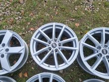 Laden Sie das Bild in den Galerie-Viewer, 4x Alufelge 17 Zoll 7.5" 5x112 30ET Silber Audi Super Rim Wheel FEL5967387696gu