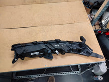 Laden Sie das Bild in den Galerie-Viewer, Frontscheinwerfer Mitsubishi Eclipse Cross EDM92205010 LED Links Headlight