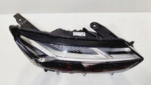 Laden Sie das Bild in den Galerie-Viewer, Frontscheinwerfer Dacia Sandero III 260109490R 260608545R LED Rechts oder Links