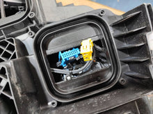 Laden Sie das Bild in den Galerie-Viewer, Frontscheinwerfer Mercedes-Benz V Class W447 A4479063301 Rechts Headlight SCH8098123008dn