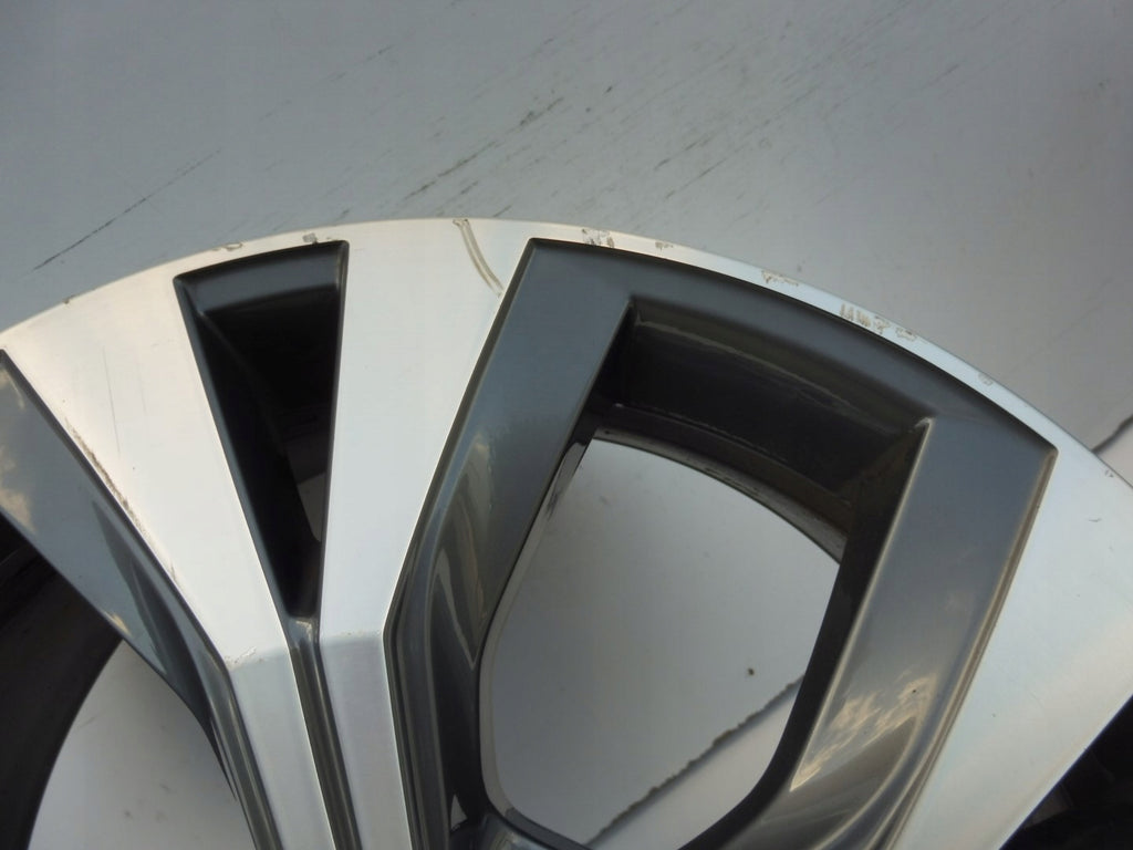 1x Alufelge 18 Zoll 7.0" 5x112 45ET Glanz Silber 575601025E Mg Ateca Rim Wheel