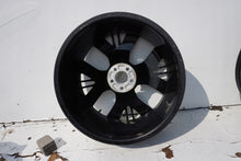 Laden Sie das Bild in den Galerie-Viewer, 1x Alufelge 20 Zoll 9.0&quot; 5x108 53ET Glanz Schwarz 32134525 Polestar 1 Rim Wheel