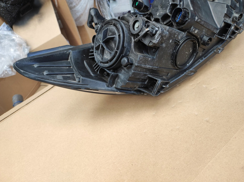 Frontscheinwerfer Hyundai Elantra 92101-F2100 202092101 LED Links Headlight