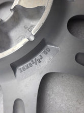 Load image into Gallery viewer, 1x Alufelge 16 Zoll 6.5" 4x100 50ET Glanz Silber 9965B46560 Mazda 2 Rim Wheel FEL1942591279uj