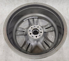Load image into Gallery viewer, 1x Alufelge 18 Zoll 8.0&quot; 5x112 20ET Glanz 8091464 BMW Z4 G29 Rim Wheel