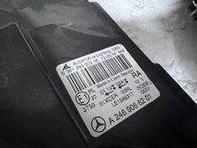 Laden Sie das Bild in den Galerie-Viewer, Frontscheinwerfer Mercedes-Benz W246 A2469065301 A2469066201 Ein Satz Headlight SCH4813639433ud